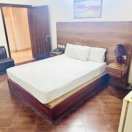 Fiesta Inn Hotel & Resorts Multan Exterior photo