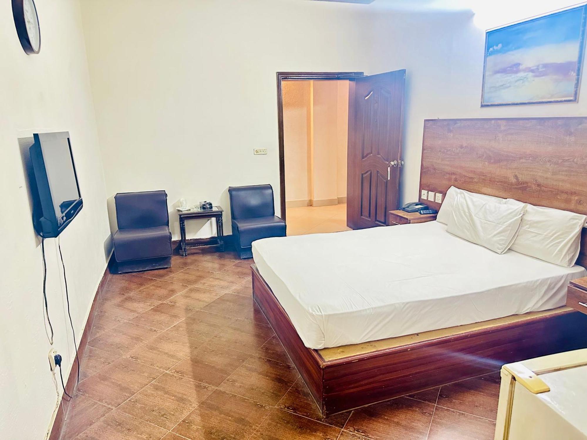Fiesta Inn Hotel & Resorts Multan Exterior photo